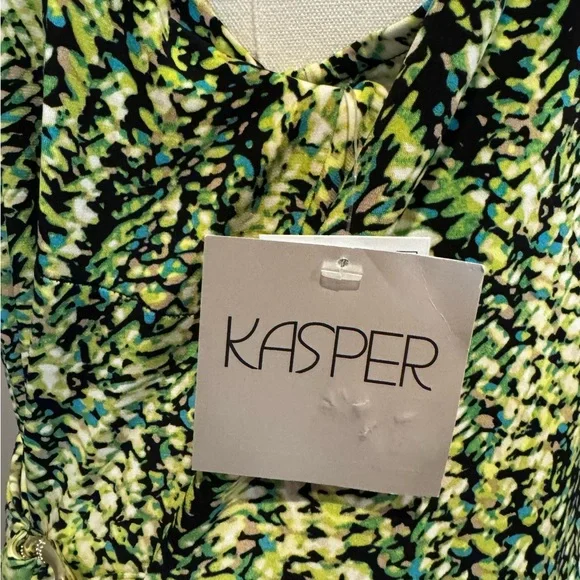 NWT! Kasper Green Patterned Wrap Dress - Picture 4 of 6